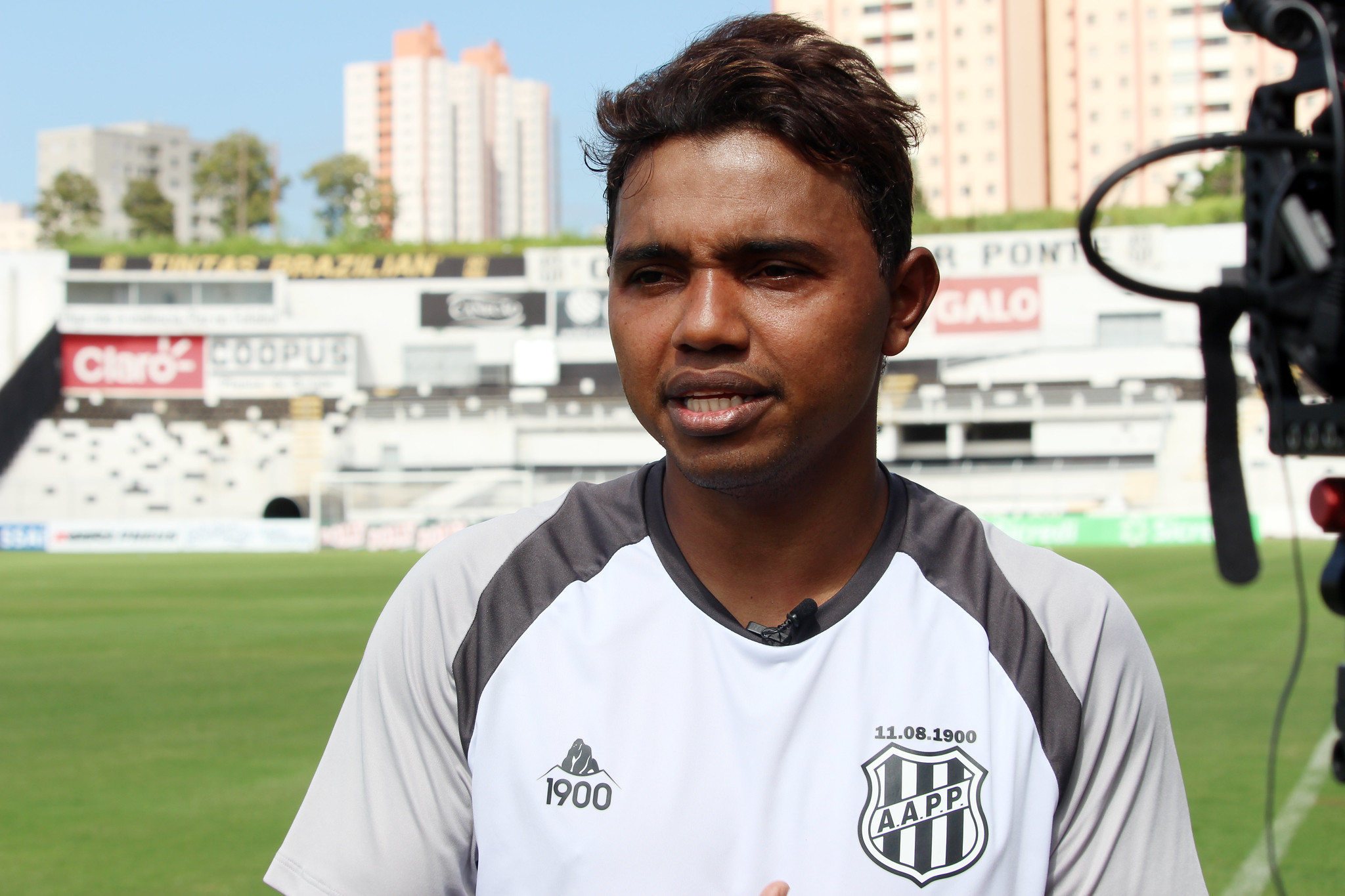 Ponte Preta confirma volta de Renatinho