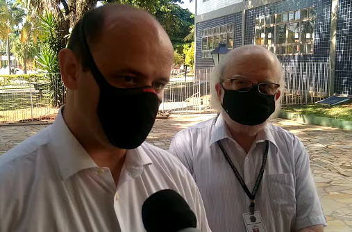 Vacinação de professores justifica volta às aulas, diz secretário