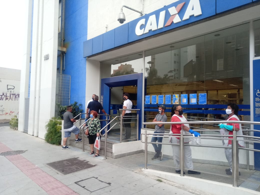 Depósitos do auxílio emergencial começam hoje