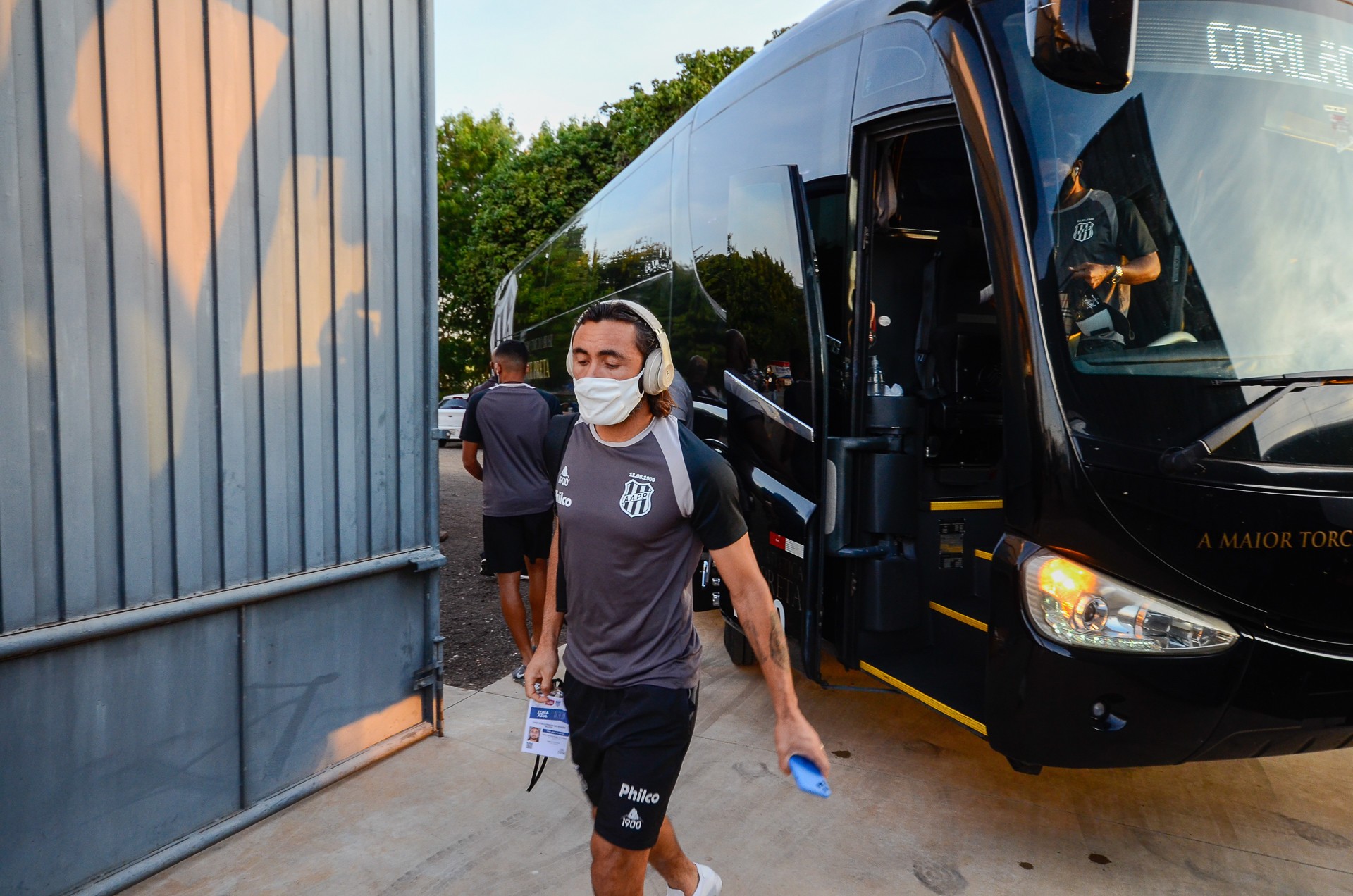 Apodi troca a Ponte Preta pelo Goiás