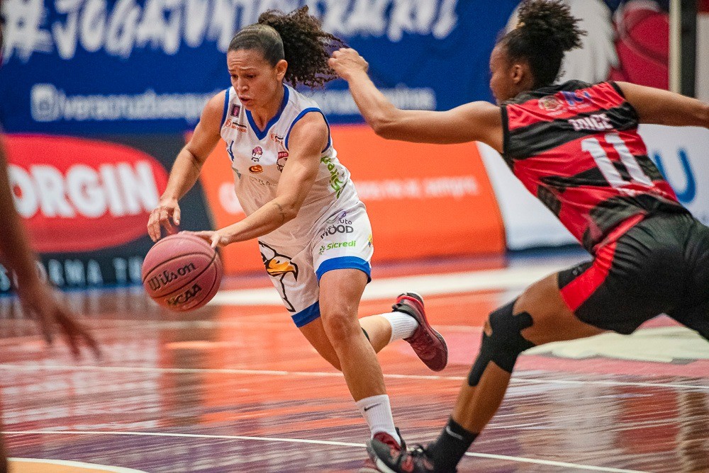 Campinas perde com bola no último segundo