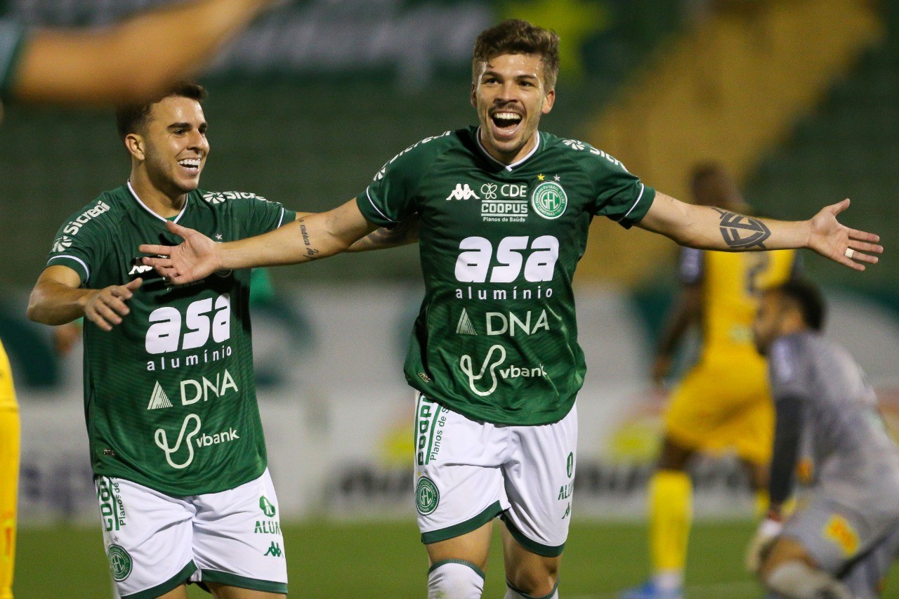 Guarani busca primeira vitória na Série B em Curitiba