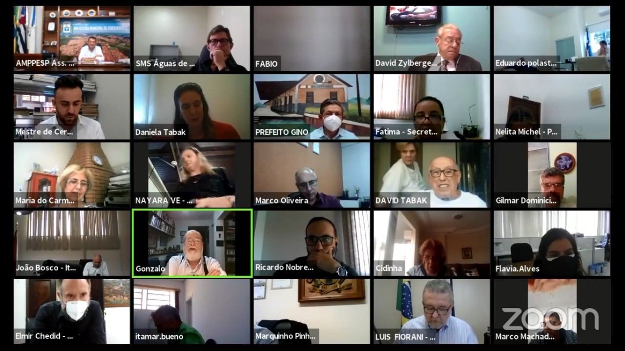 Municípios pequenos debatem compra de vacinas