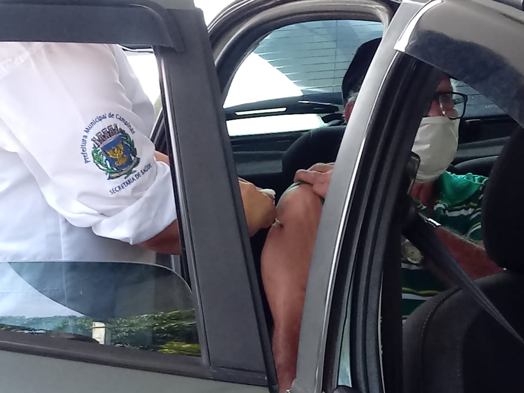 Saúde abre terceira dose para idosos com 85 anos ou mais