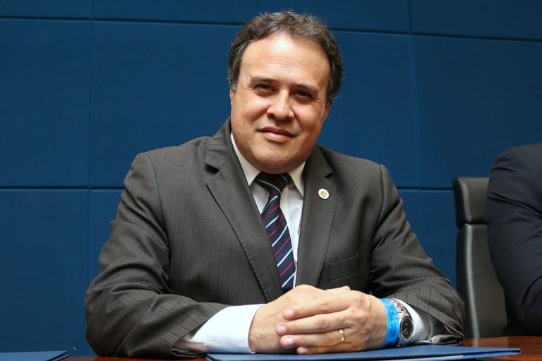 Professor Alberto pode sair da UTI nos próximos dias