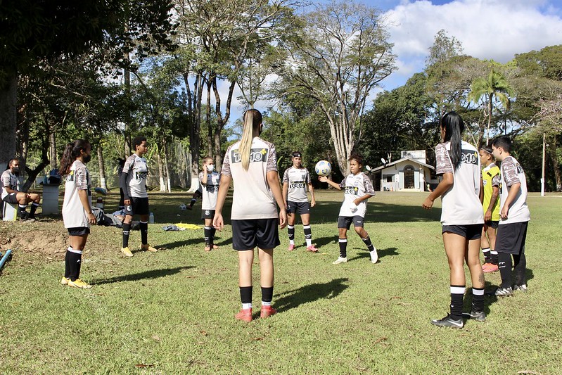 Futebol feminino ganha espaço na região de Campinas