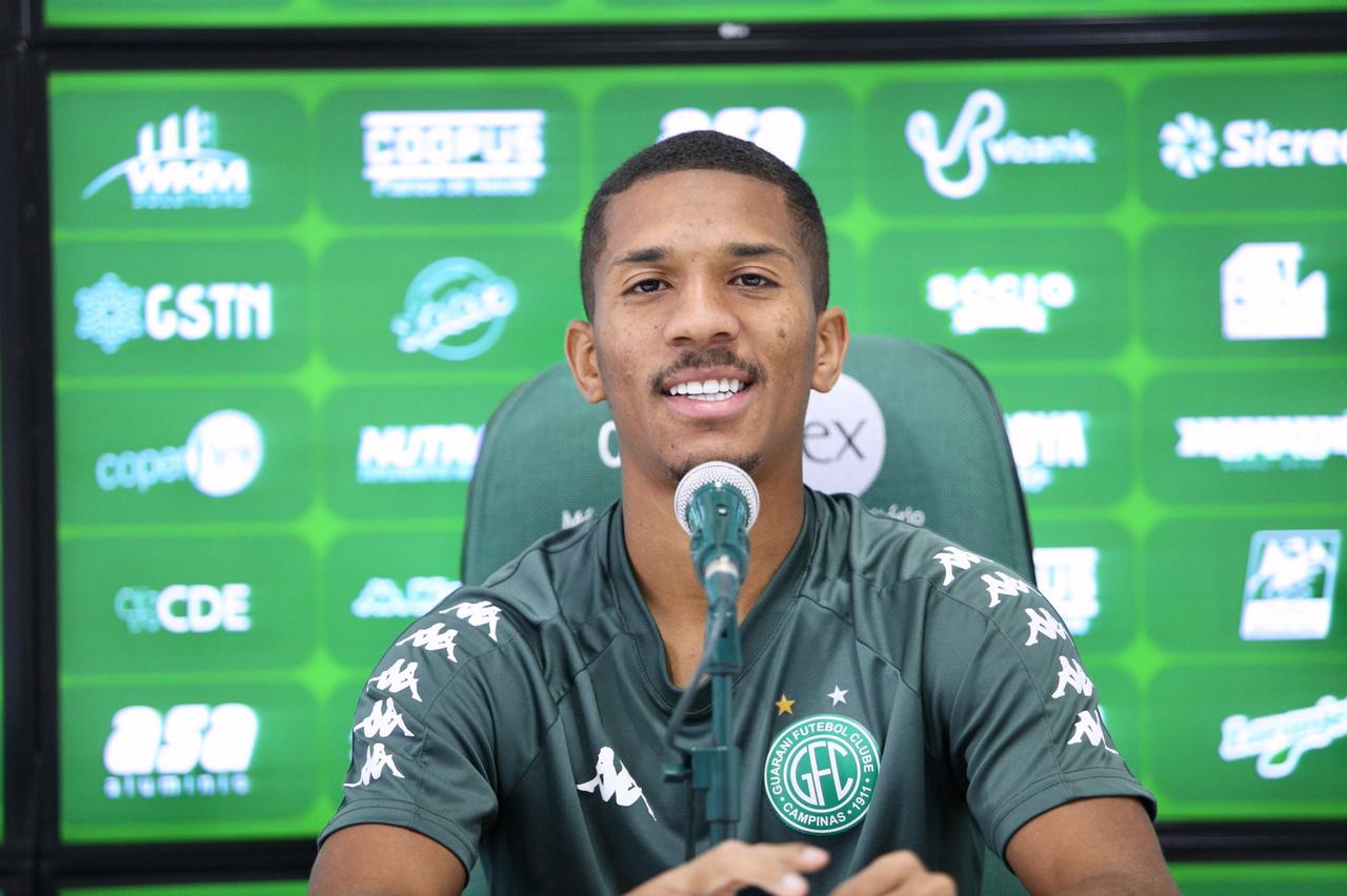 Guarani renova empréstimo de Matheus Davó