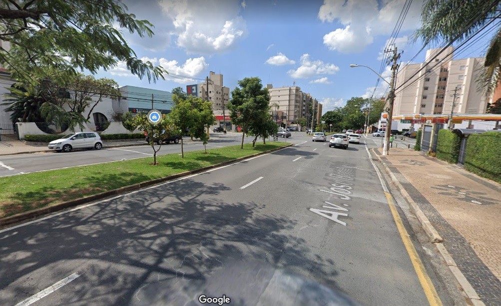 Ônibus pega fogo no Jardim Flamboyant em Campinas