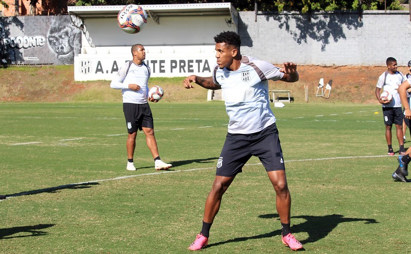 Ponte Preta e CSA entram em campo hoje às 16h30
