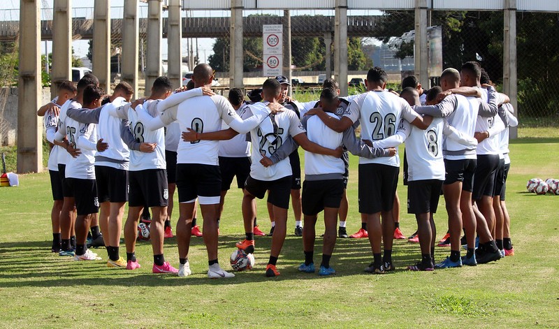 Ponte Preta enfrenta Operário nesta terça às 19h