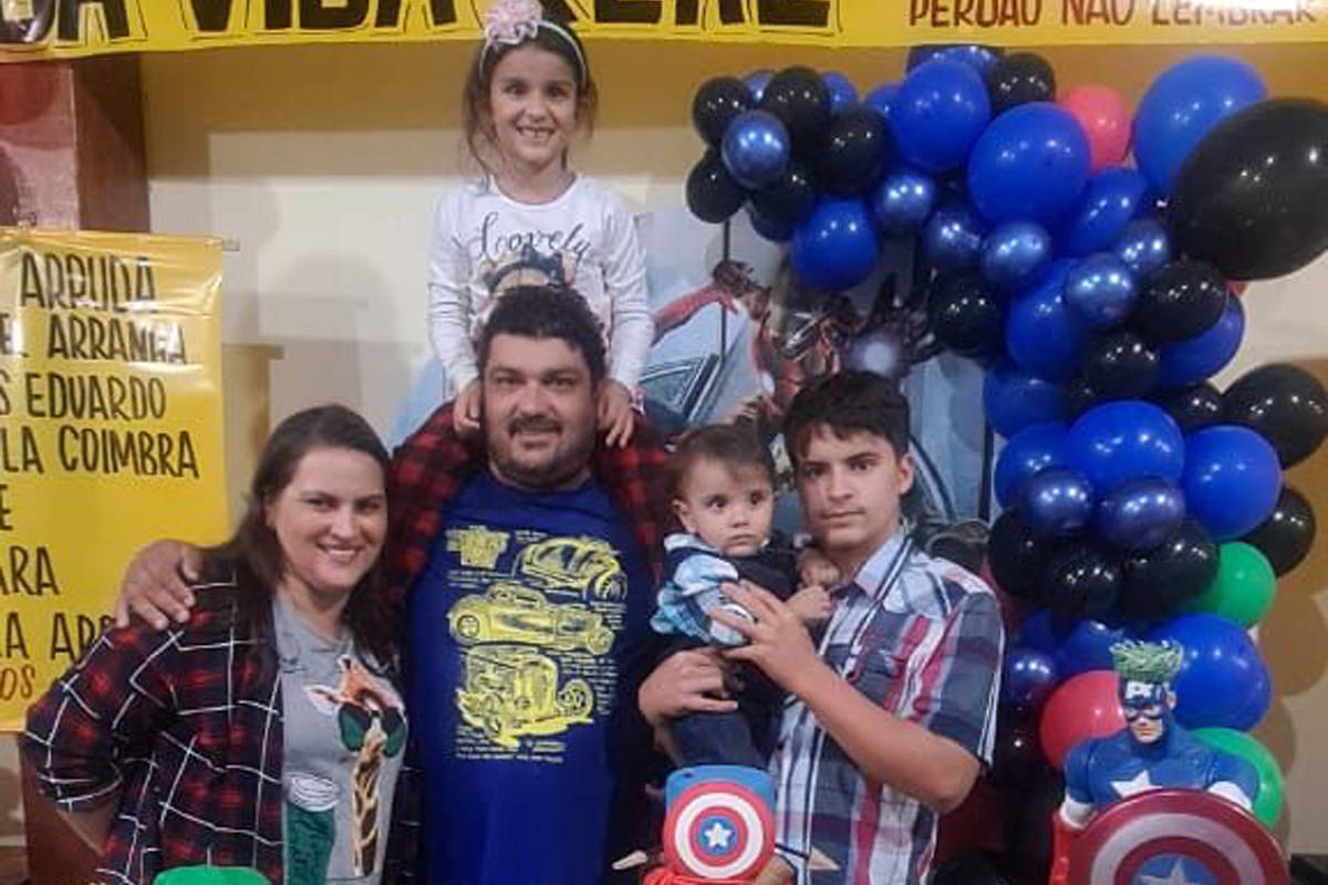 Após parto intubada, mãe comemora 1º ano do filho