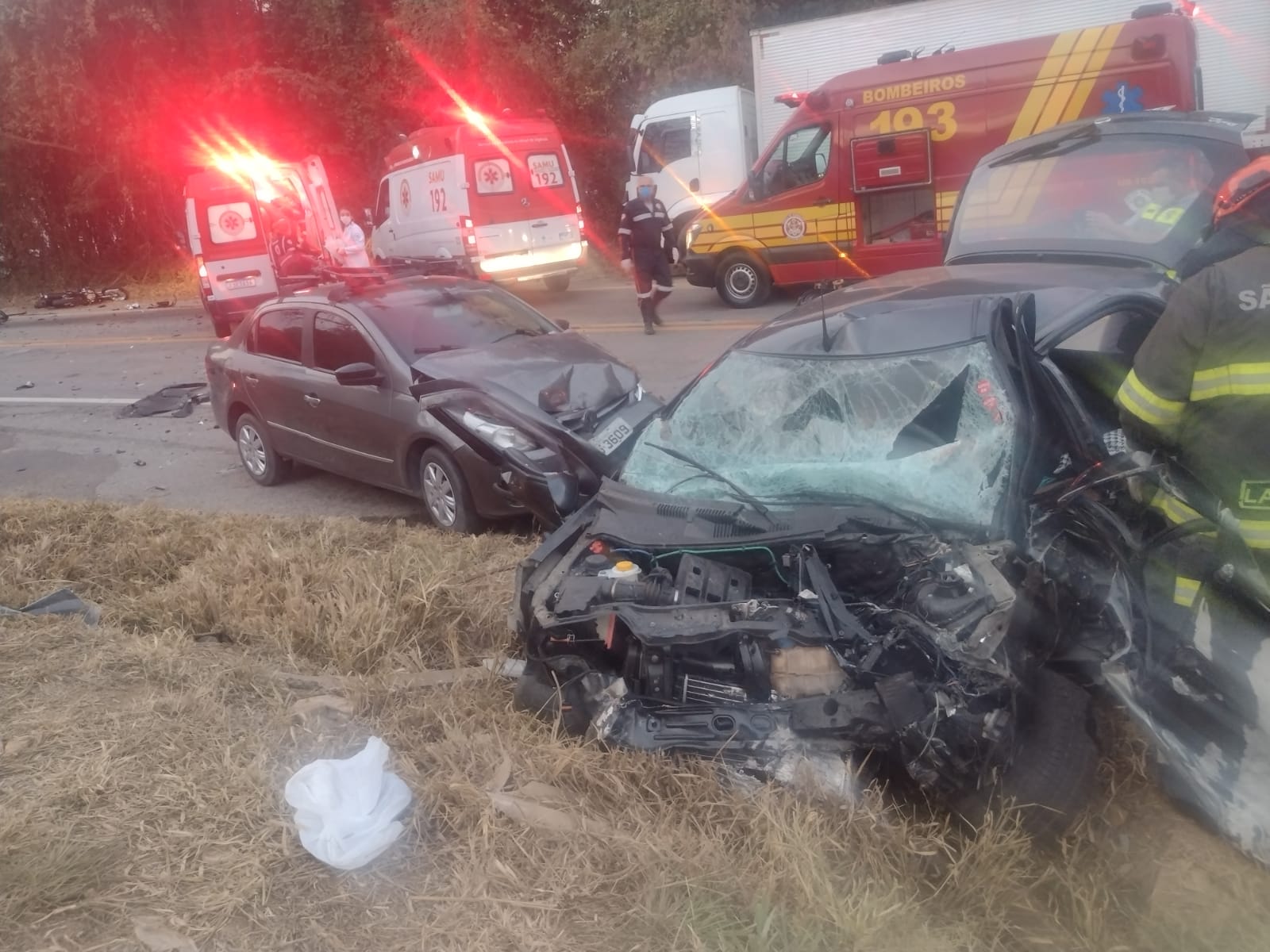 Acidente deixa um morto e oito feridos em Socorro