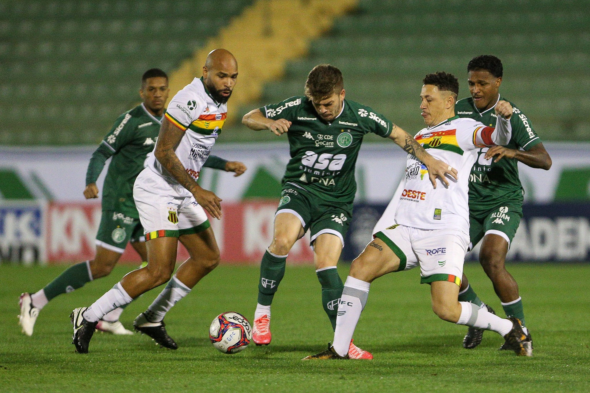 Júlio César desfalca Guarani contra o Vasco