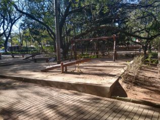 Prefeitura libera uso de playgrounds em parques públicos