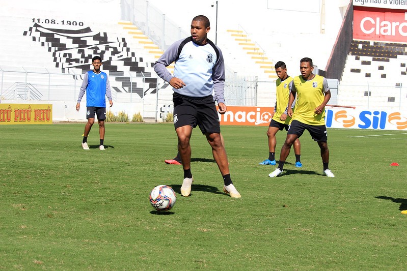 Rodrigão tem edema na coxa e Ponte Preta não informa prazo de retorno