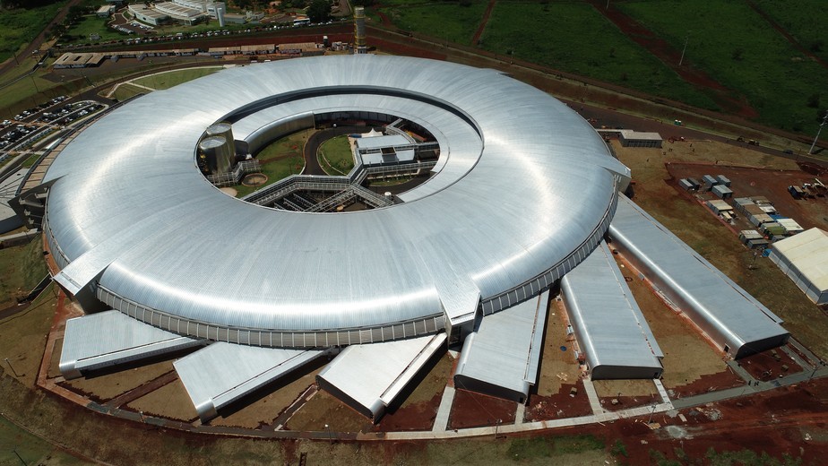 Estudo no Sirius descobre novos detalhes da covid-19