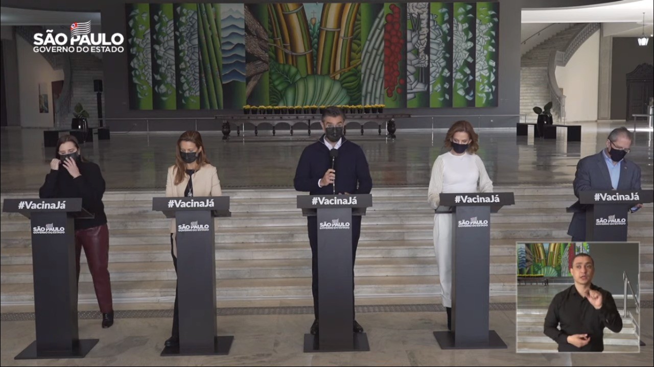 SP exalta dados melhores e anuncia 2ª dose para grávidas