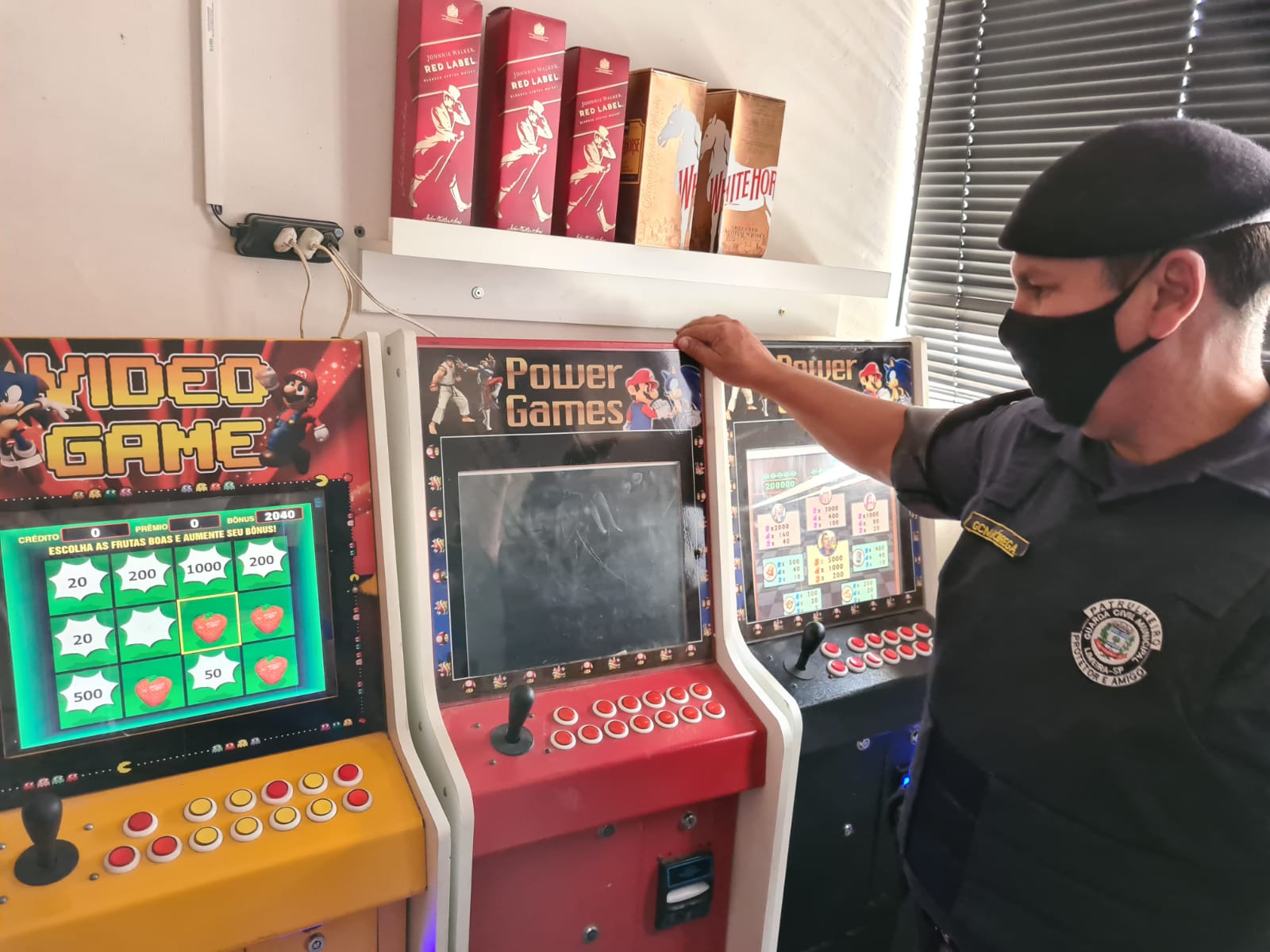 Operação em Limeira fecha três estabelecimentos