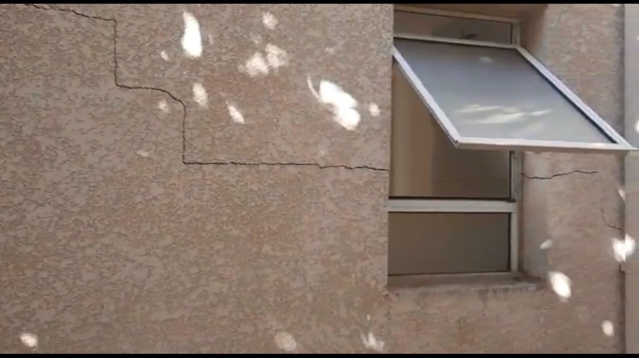 Rachaduras interditam blocos de condomínio em Hortolândia