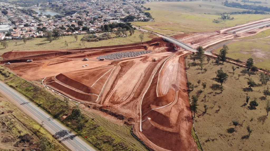 Obras no Anel Viário geram desvio na Miguel Melhado