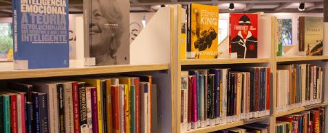 Sesc Campinas retoma empréstimos na biblioteca