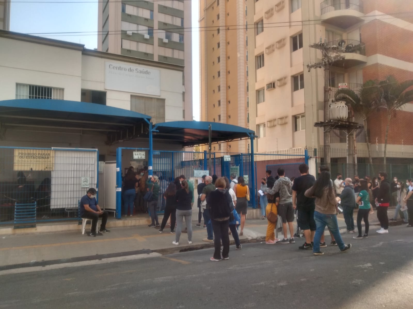 Campinas inicia vacinação para maiores de 18 anos