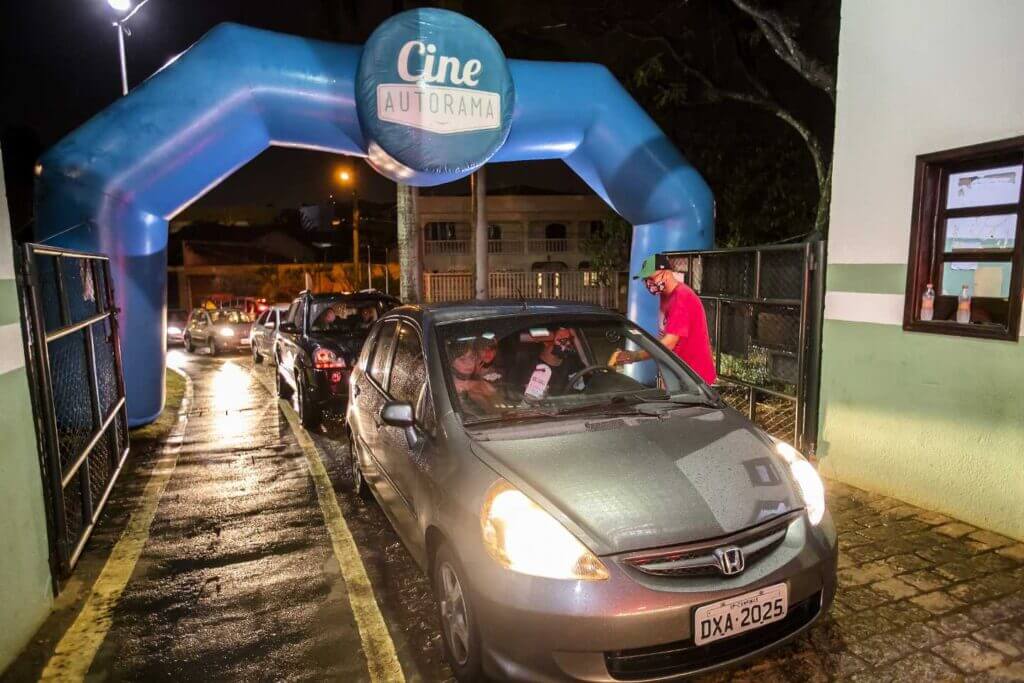 Campinas recebe drive-in com sessões para o público e seus pets