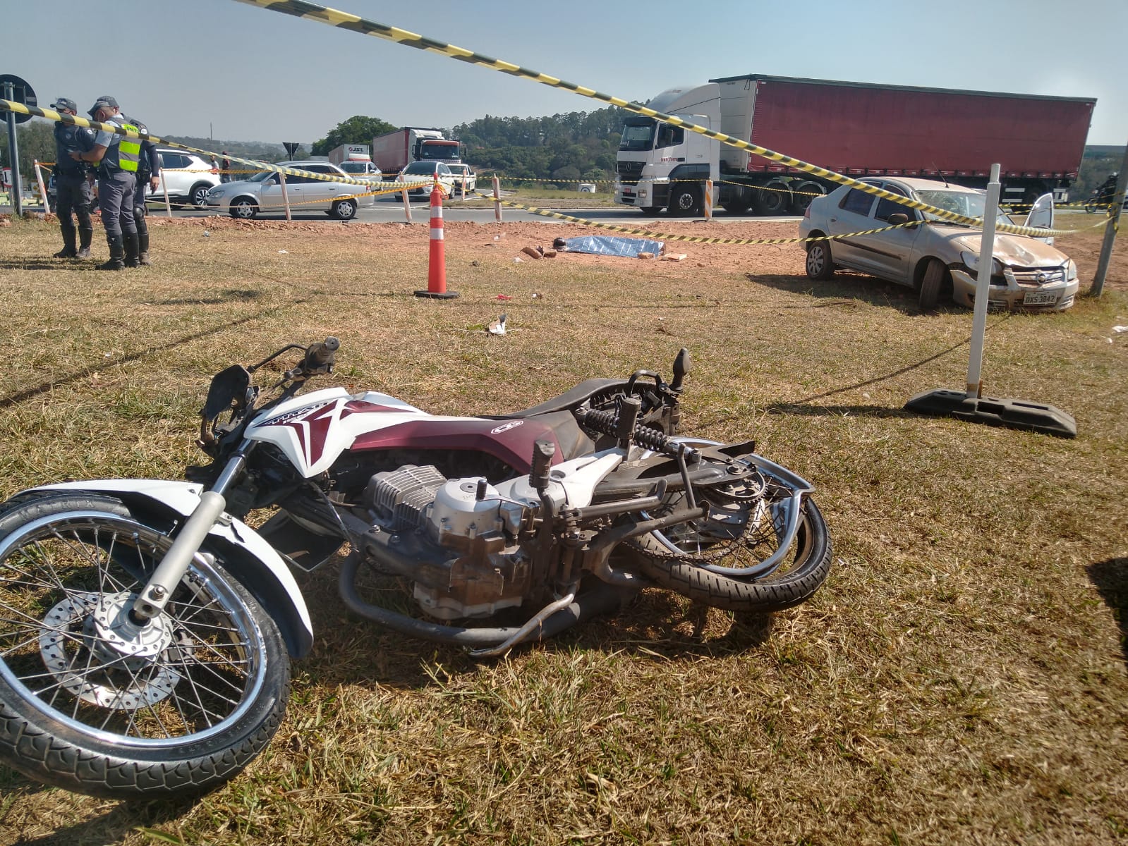 Bandido em fuga mata mulher em motocicleta em Louveira
