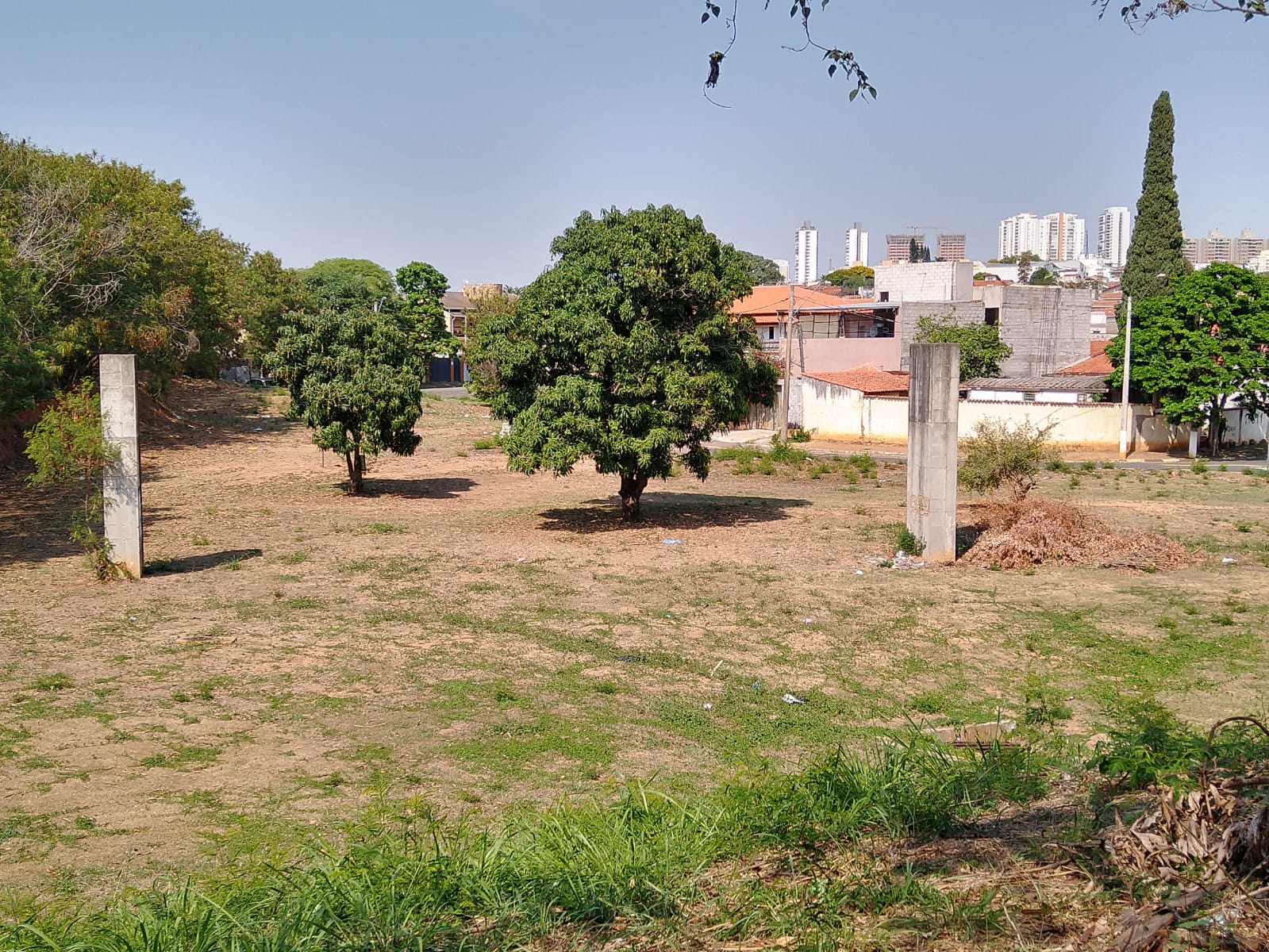 Moradores questionam obras paralisadas em Campinas