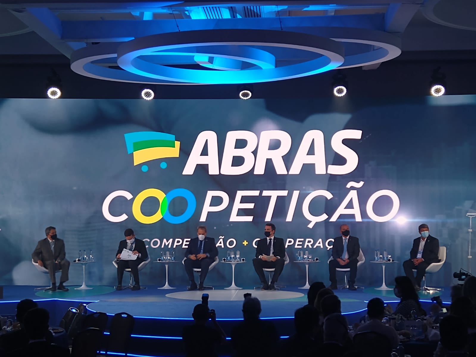 Ministro fala em fechar 2021 com 2,5 milhões de novos empregos