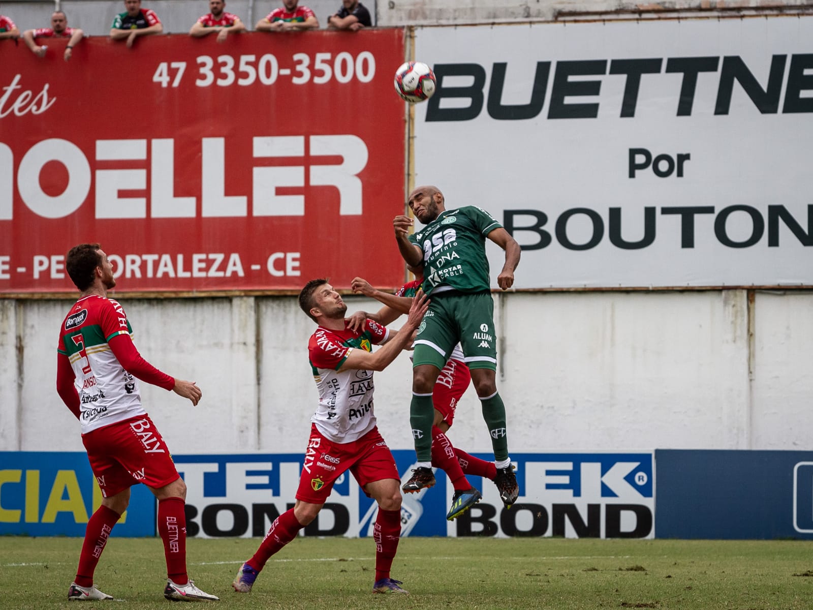 Guarani perde em Brusque e fica mais longe do G-4
