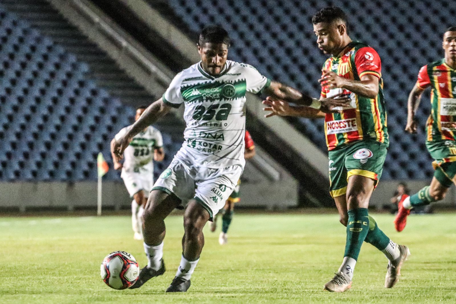 Guarani vence Sampaio Corrêa e ainda sonha na Série B