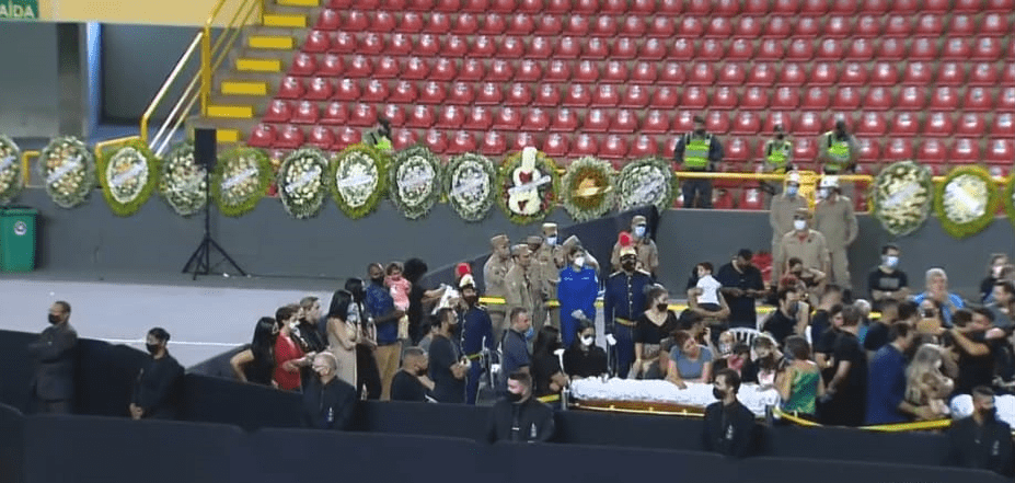 Velório de Marília Mendonça tem início em Goiânia