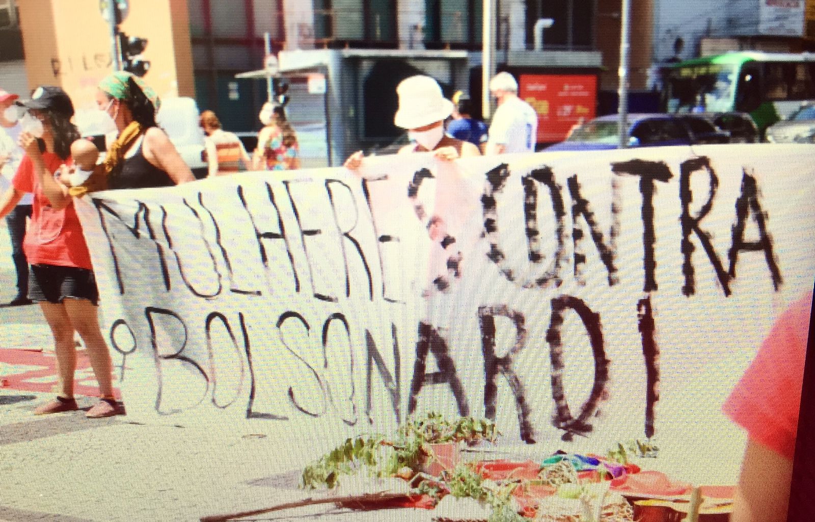 Centro de Campinas tem Marcha de Mulheres contra Bolsonaro