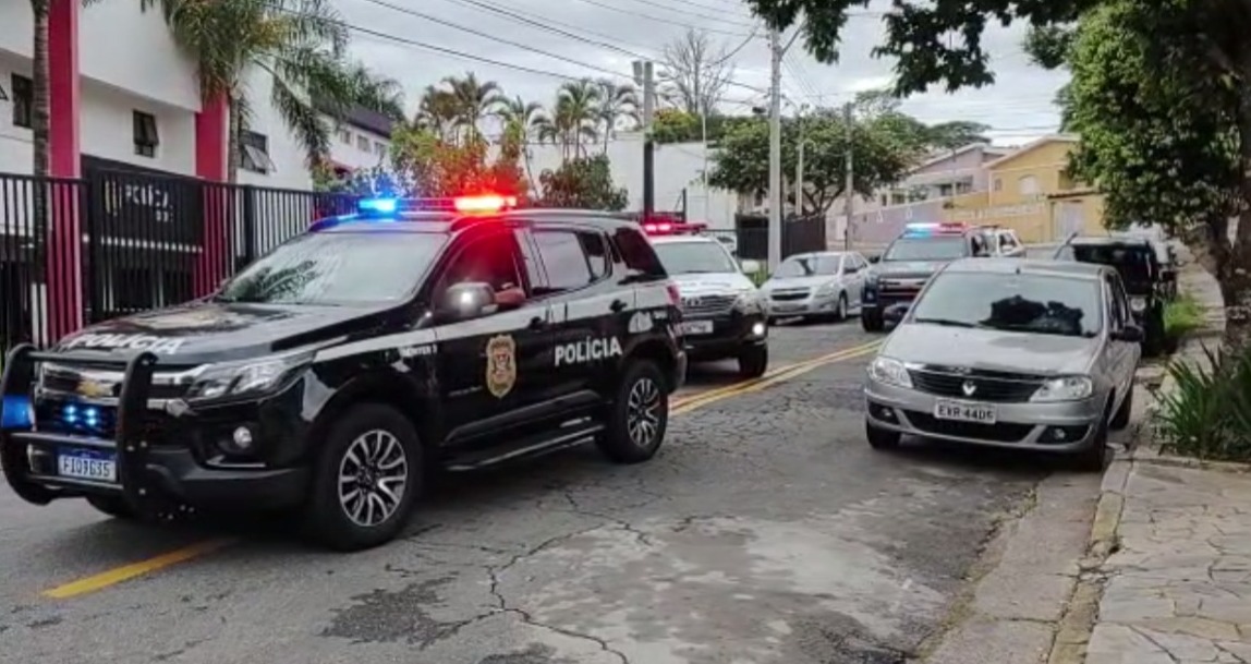 Polícia prende homem com materiais nazistas e de abuso sexual infantil em Campinas