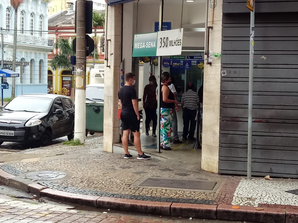 Mega da Virada causa movimento intenso nas Lotéricas de Campinas