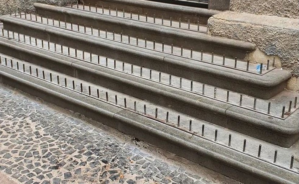 Após críticas de padre paulistano, Catedral anuncia retirada de obstáculos