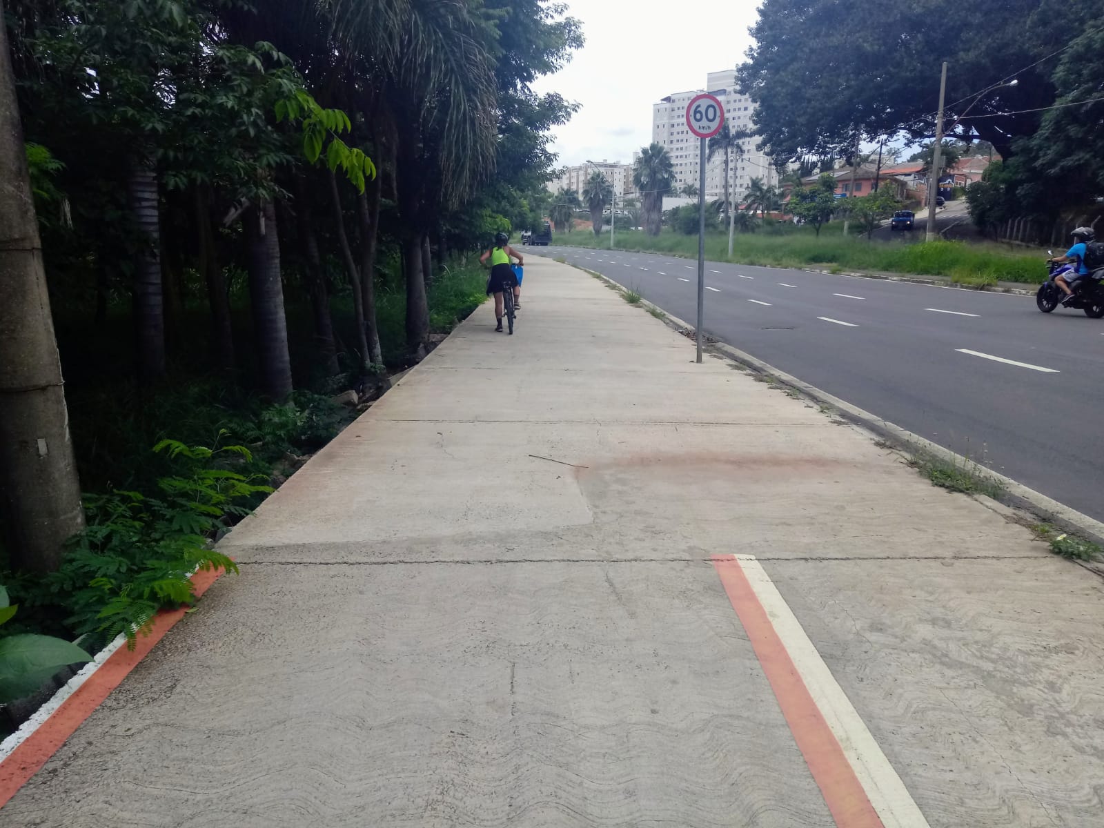 Ciclistas cobram finalização da ciclofaixa do Piçarrão