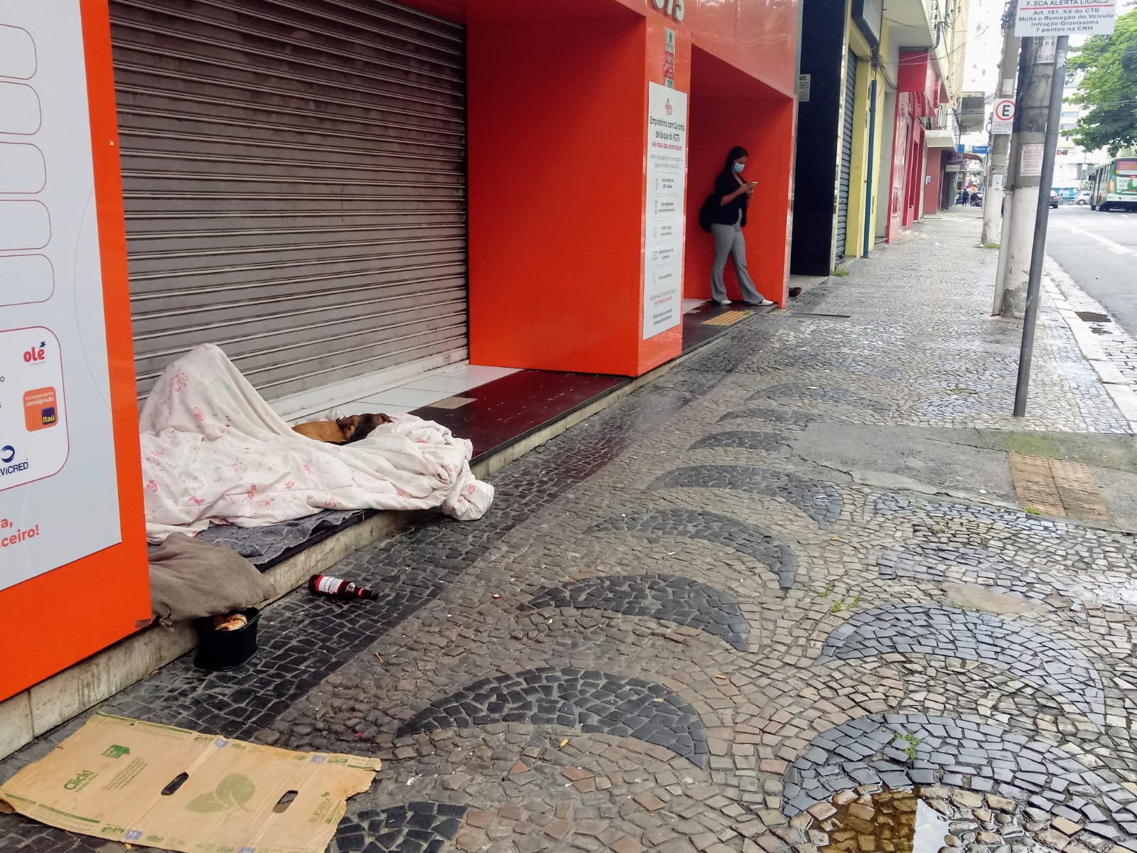Comerciantes cobram retirada de pedintes no centro de Campinas