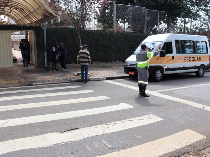 Operação Volta às Aulas fiscaliza entorno de escolas em Campinas