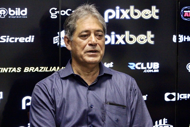 Presidente da Ponte confirma conversas com Hernanes, desmente sobre Andrigo e fala sobre SAF