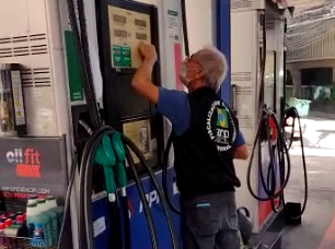 Após denúncia de adulteração, DEIC fiscaliza e prende gerente de posto