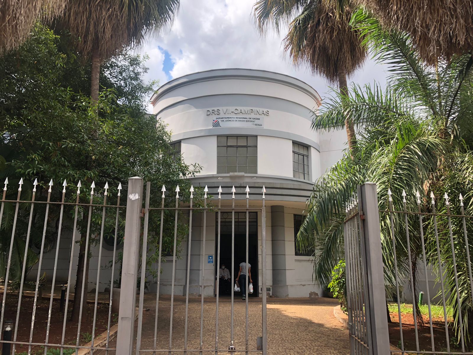 Casos e mortes por covid-19 voltam a aumentar na região