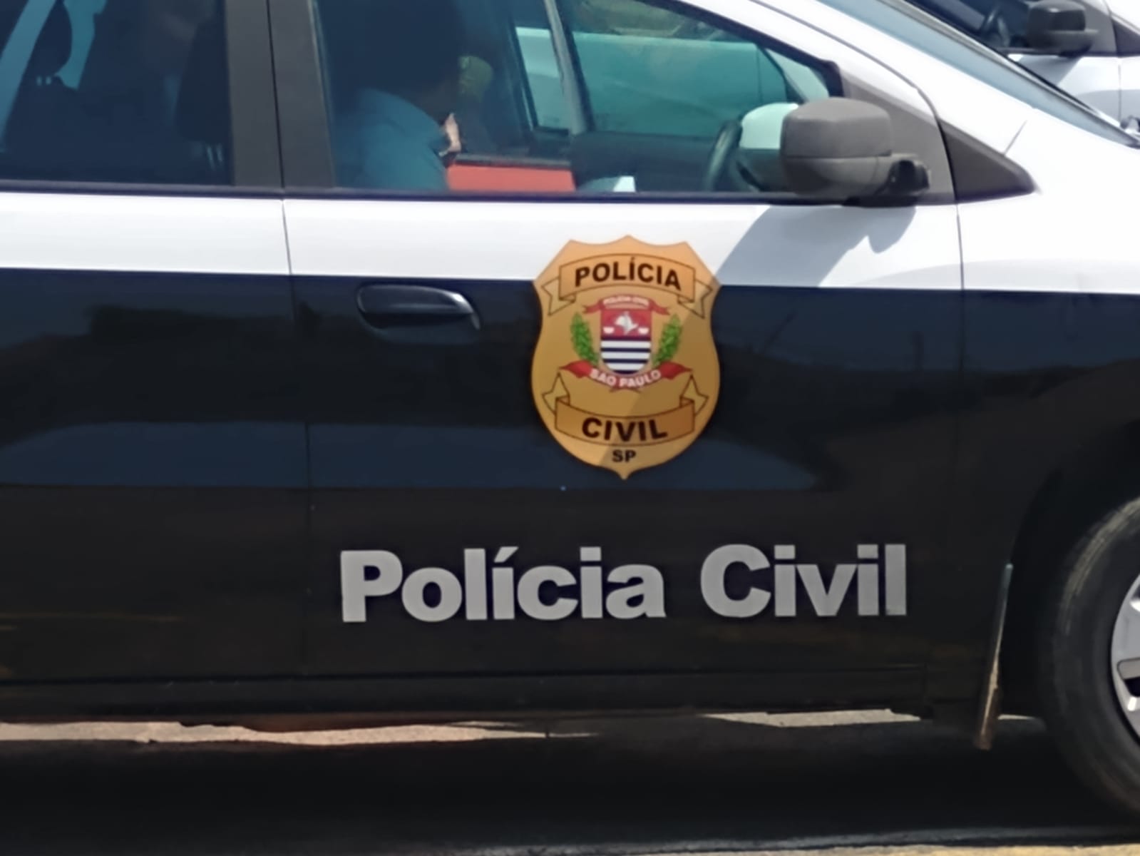 Polícia realiza operação contra crimes financeiros de empresa na região