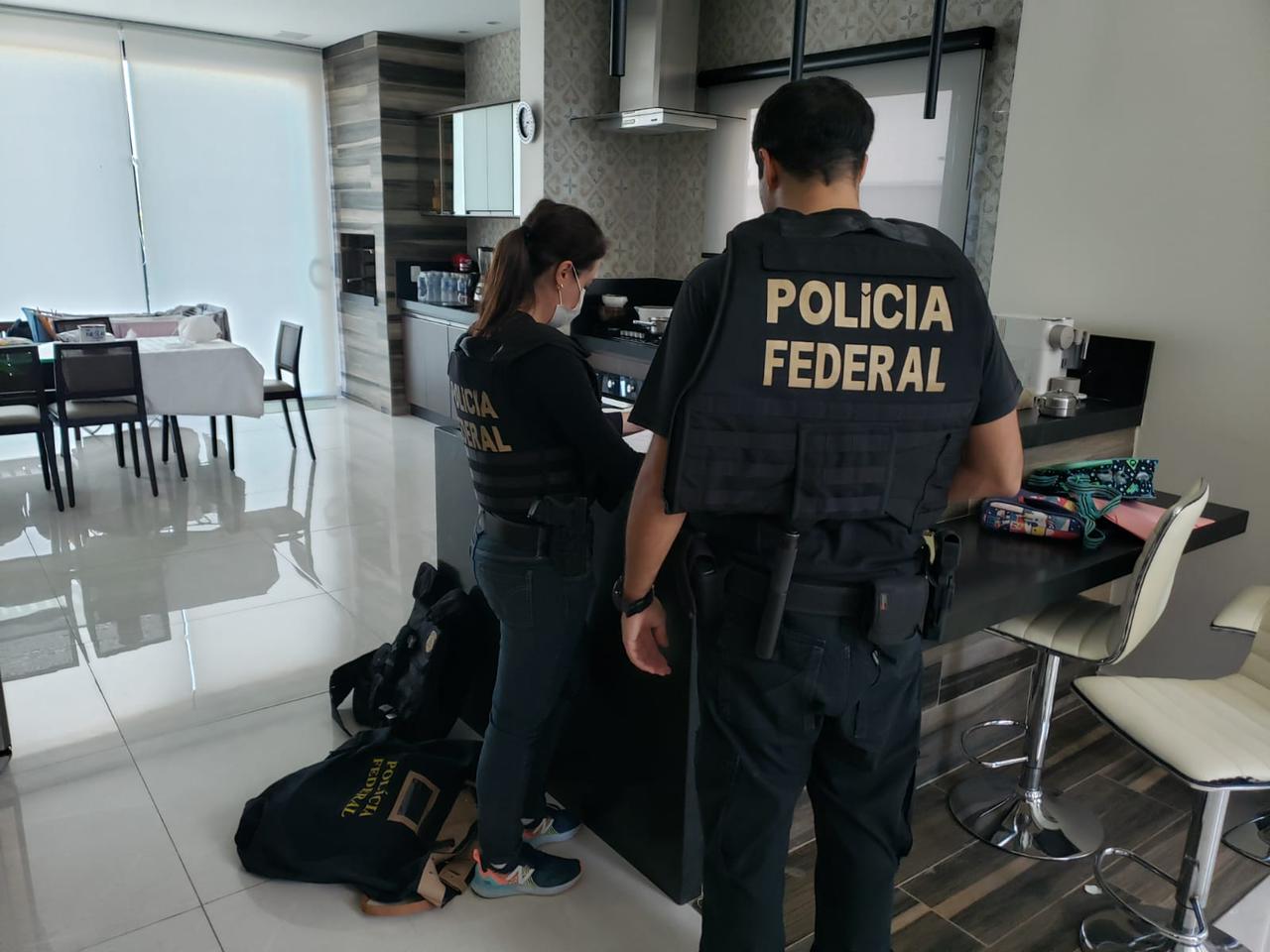 Operação contra o tráfico internacional de cocaína cumpre mandado em Itupeva