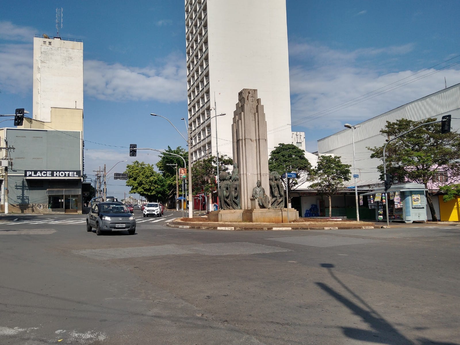 Praça na Campos Salles pode ser reduzida, e monumento transferido de local