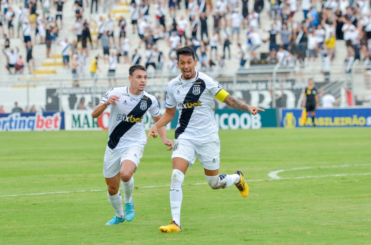 Com gol de Lucca, Ponte vence o CRB na Série B
