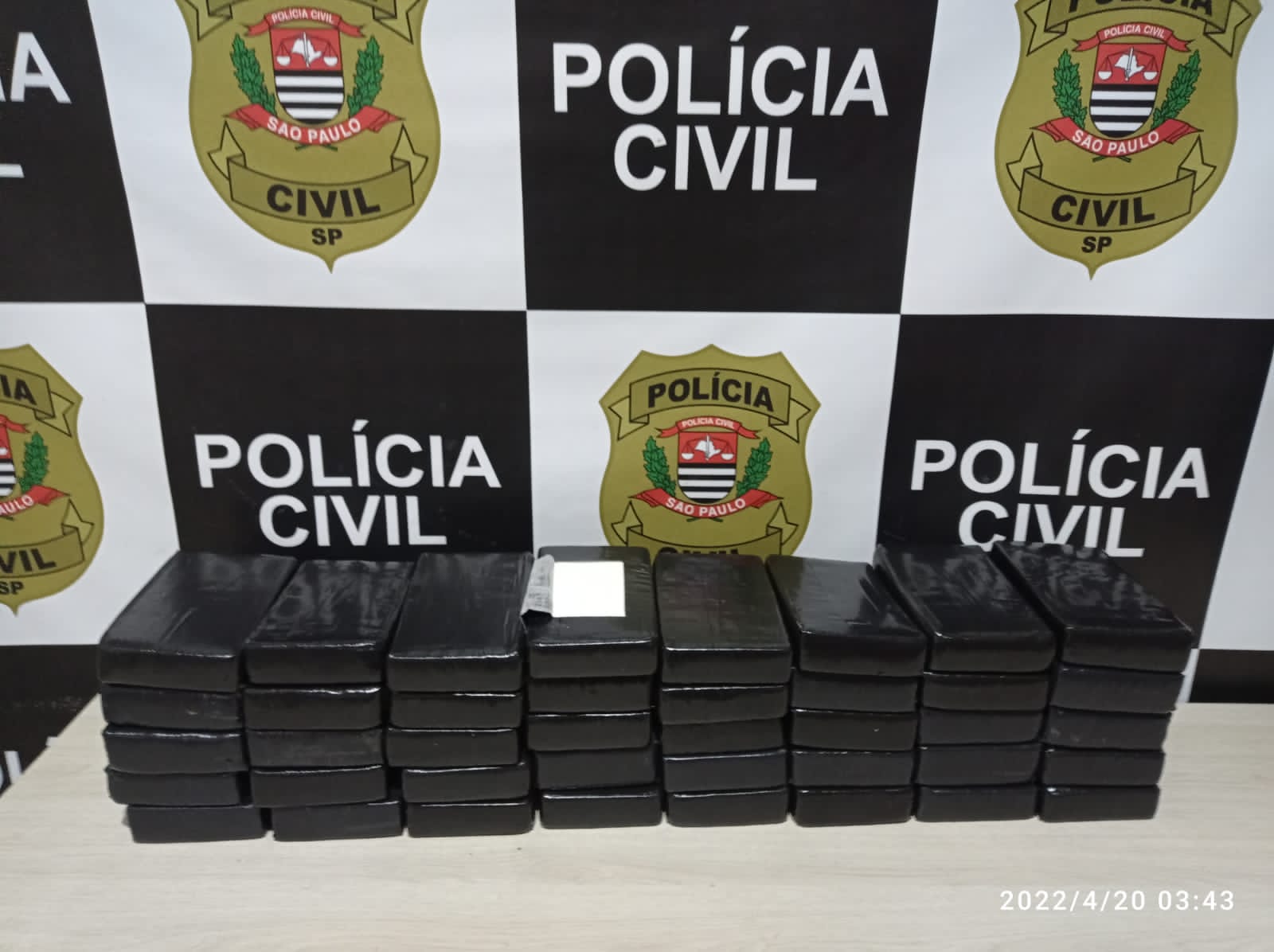 DEIC prende homem e apreende 42 Kg de cocaína na Rod. do Açúcar