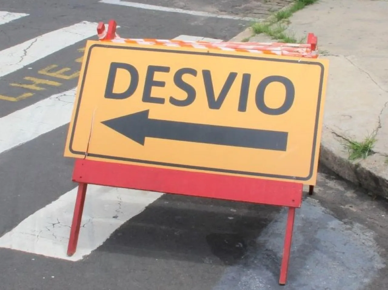 Remoção de painel fecha acesso ao Parque Imperador, em Campinas