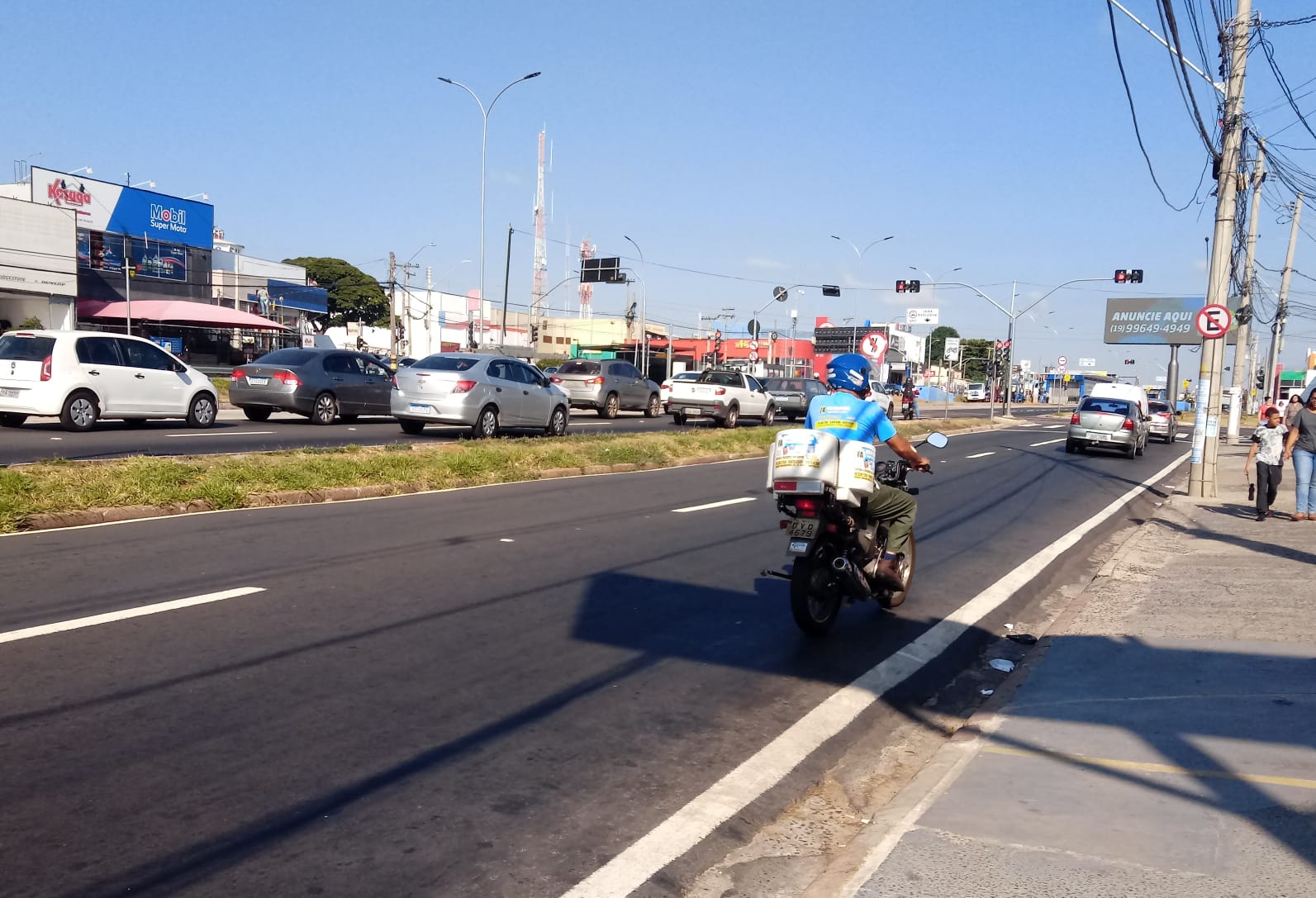 Acidente na JB Dunlop provoca bloqueio da via no Satélite Íris